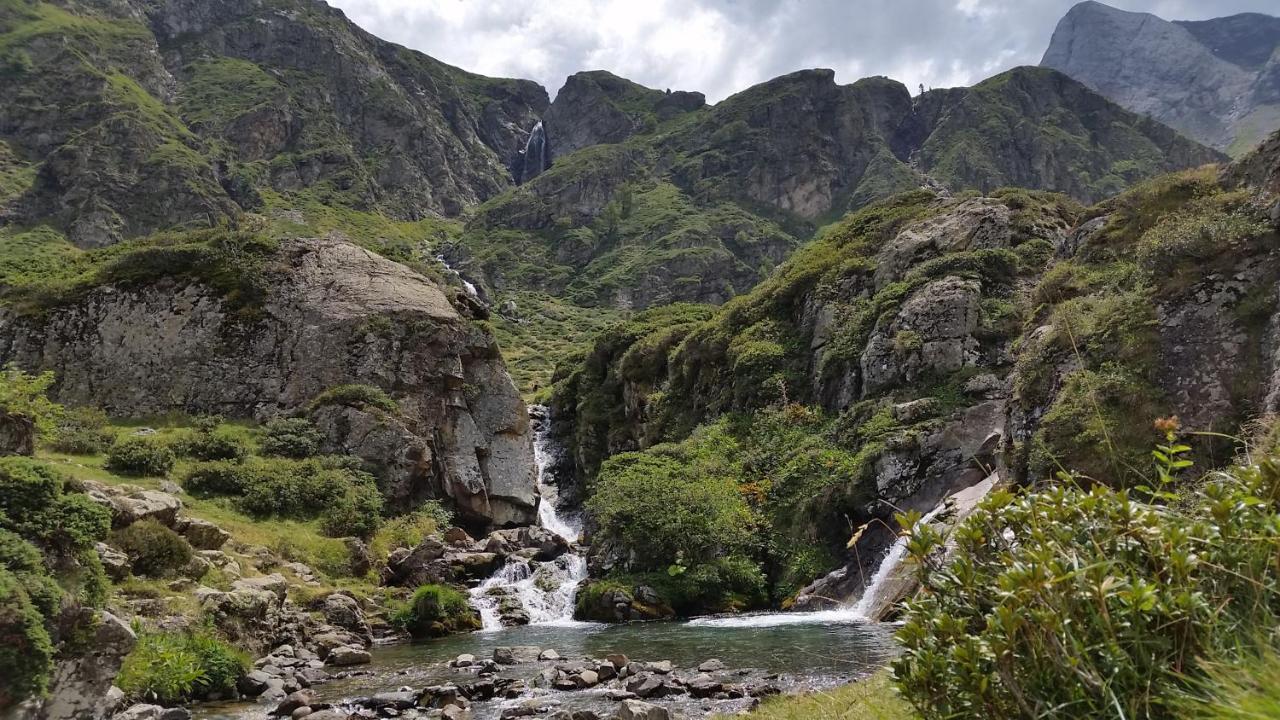 Хостел Solfe Backpacker Люс-Сен-Совёр Экстерьер фото