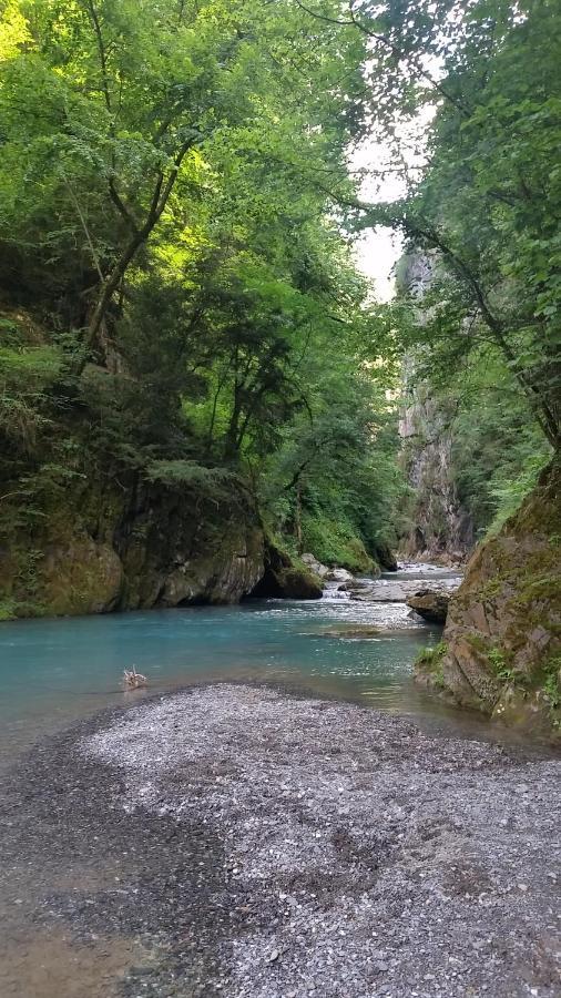 Хостел Solfe Backpacker Люс-Сен-Совёр Экстерьер фото